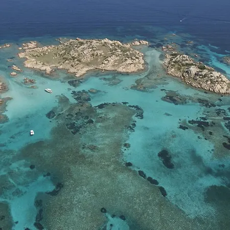 Isola Dei Gabbiani - Land Of Water 3* 포르토 폴로