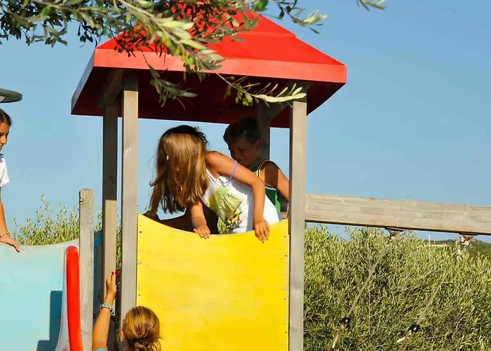 Isola Dei Gabbiani - Land Of Water 营地